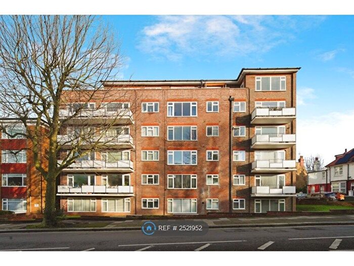 2 Bedroom Flat To Rent In Richmond Court, Hove, BN3