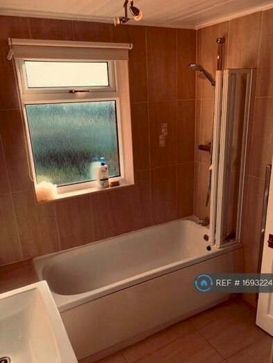 3 Bedroom End Of Terrace House To Rent In Brunshaw Road, Burnley, BB10