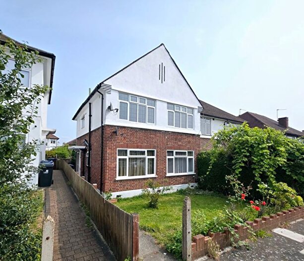 2 Bedroom Maisonette To Rent In Goring Way, Greenford, UB6