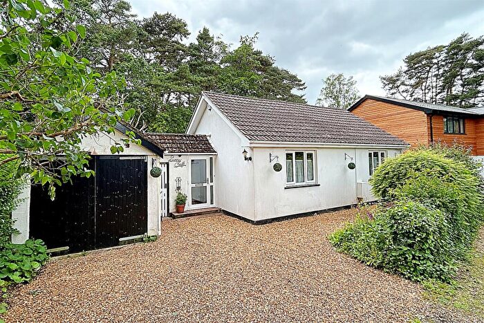 2 Bedroom Detached Bungalow To Rent In Colehill, BH21