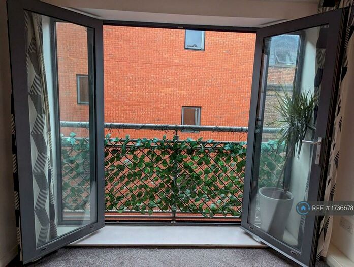 1 Bedroom Flat To Rent In Madison Square, Liverpool, L1