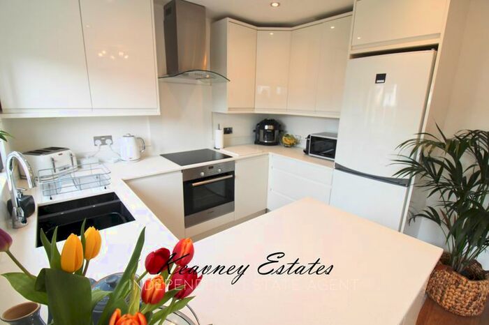 3 Bedroom Semi-Detached House For Sale In Irvine Avenue, Boothstown, M28