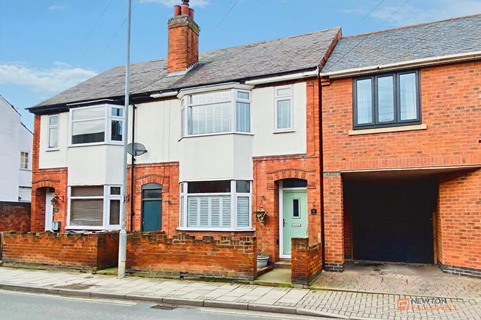 3 Bedroom Semi Detached House For Sale In High Street, Syston, LE7