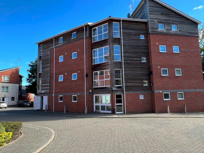2 Bedroom Flat To Rent In Athelstan Road, Winchester SO23