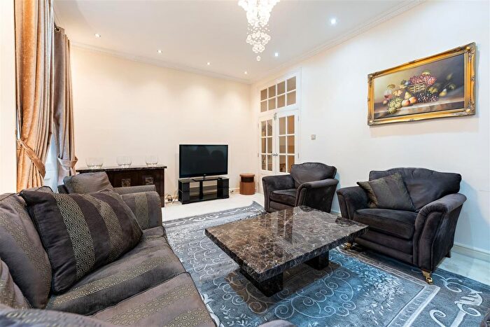 4 Bedroom Flat To Rent In Sussex Gardens, London, W2