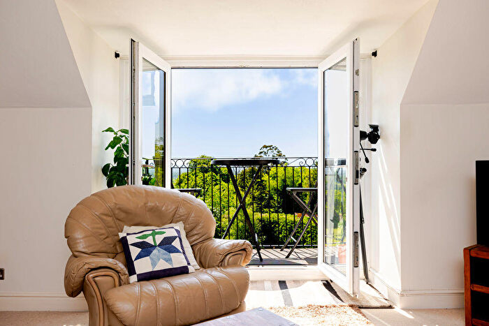 3 Bedroom Apartment For Sale In Orme House, Tilburstow Hill Road, Godstone, RH9