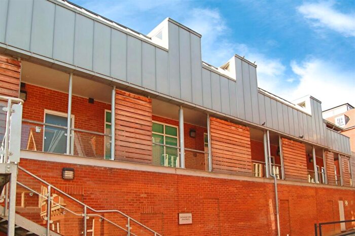 1 Bedroom Flat To Rent In Exchange Yard, Bucklersbury, Hitchin, SG5