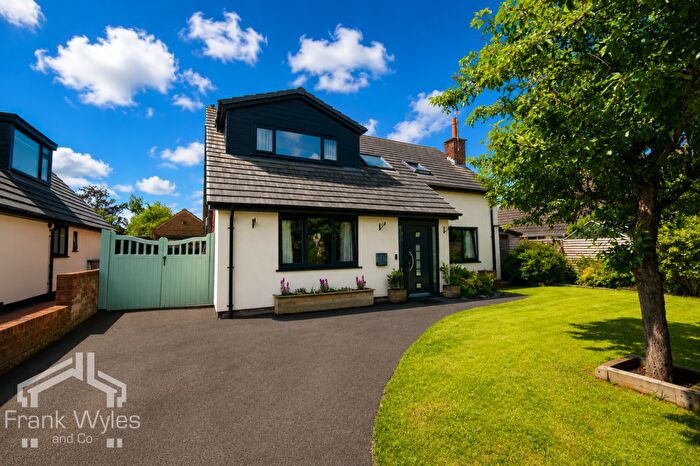4 Bedroom Bungalow For Sale In Blackpool Road, Lytham St. Annes, Lancashire, FY8