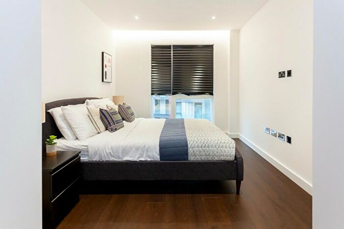 2 Bedroom Apartment To Rent In Malthouse Road, London, SW11