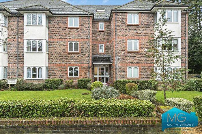 2 Bedroom Penthouse For Sale In Odette Court, High Road, Whetsone, N20