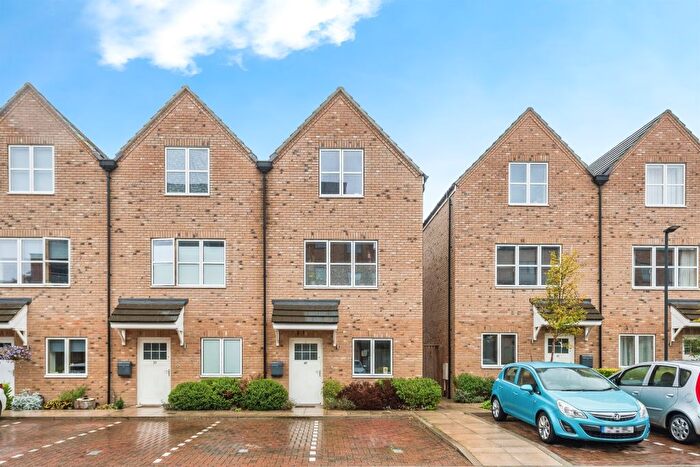 3 Bedroom End Terrace House For Sale In Sher Afzal Close, Oxford, OX4
