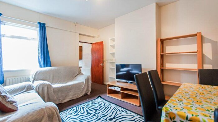 4 Bedroom Terraced House To Rent In Lottie Road, Selly Oak, Birmingham, B29