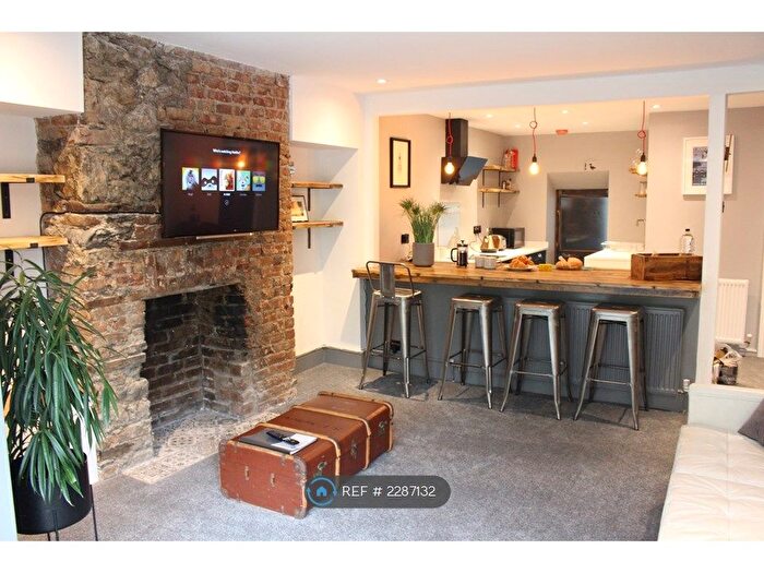 2 Bedroom Maisonette To Rent In Mumbles Road, Swansea, SA3