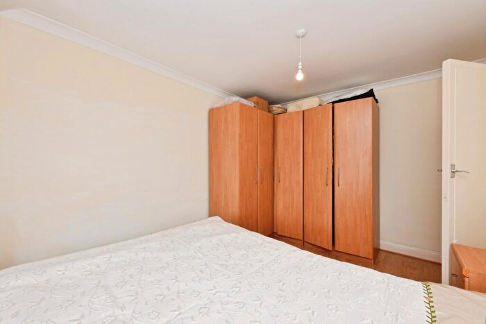 3 Bedroom Terraced House For Sale In Tynemouth Drive, Enfield, EN1