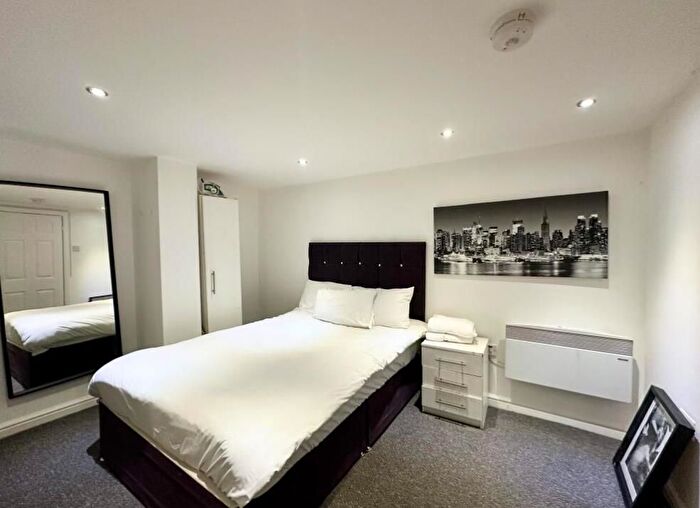 Studio To Rent In Woburn Place, London, WC1H