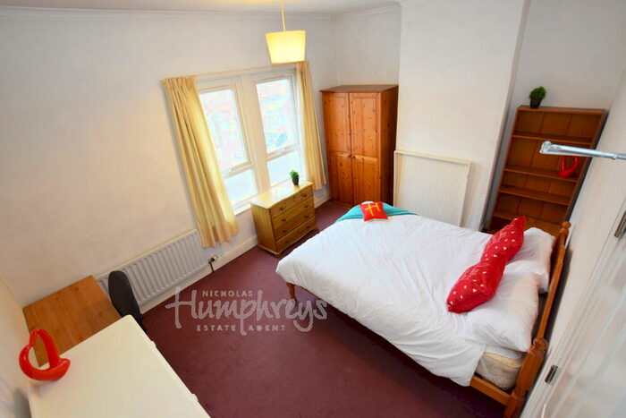 4 Bedroom Terraced House To Rent In Lutterworth Road, Northampton, NN1