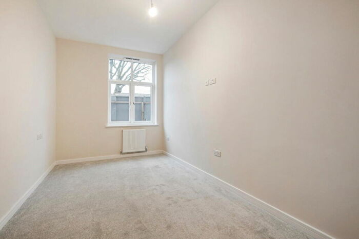 1 Bedroom Flat For Sale In Bridge House, - High Street, Birmingham, B14