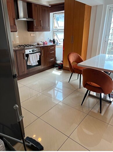 2 Bedroom Flat To Rent In Marchmont Street, London, WC1N