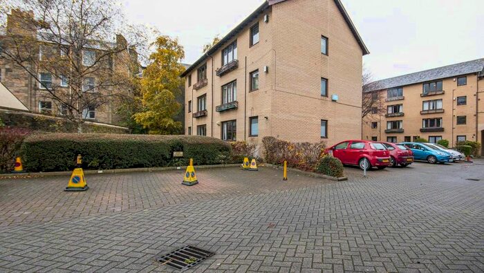Garage / Parking To Rent In Gilmours Entry, Edinburgh, EH8