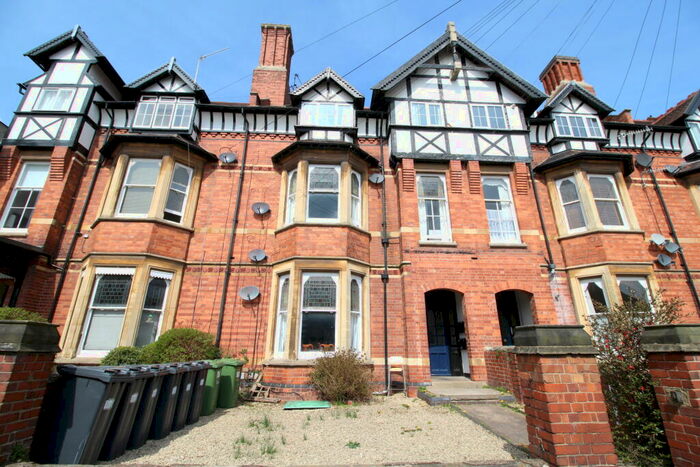 2 Bedroom Flat To Rent In Flat, Heath Terrace, Leamington Spa, CV32