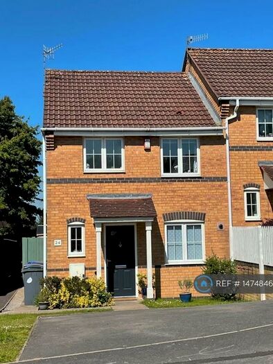 3 Bedroom Semi-Detached House To Rent In Chatsworth Park Avenue, Stoke-On-Trent, Staffordshire., ST4