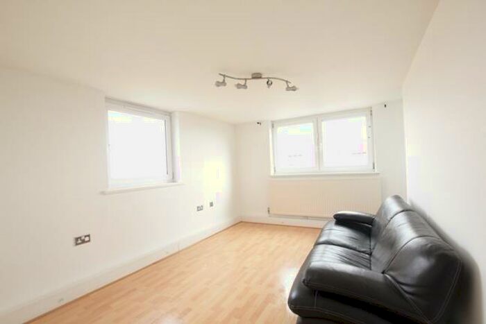 1 Bedroom Flat To Rent In Finsbury House, Wood Green, N22