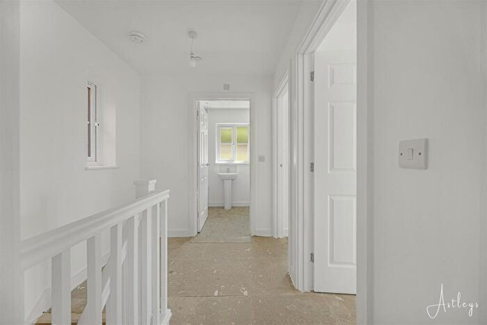 3 Bedroom Detached House For Sale In Clos Yr Ysgol, Clyne, Neath, SA11