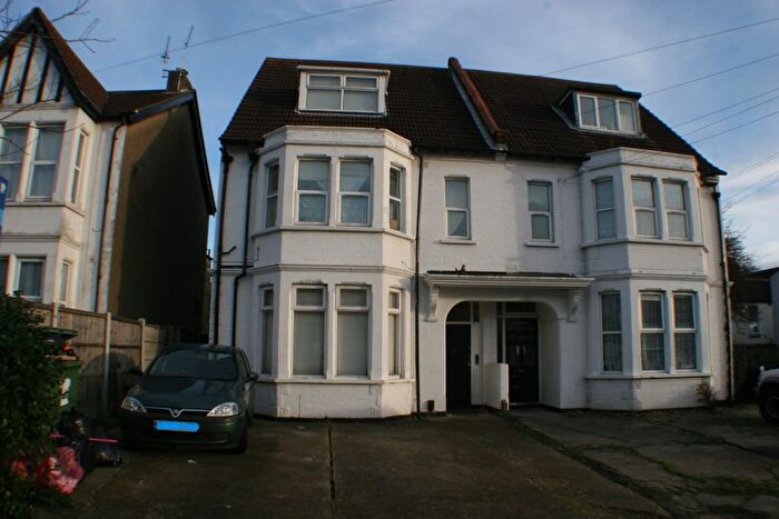 Studio To Rent In Satanita Road, Westcliff-On-Sea, SS0