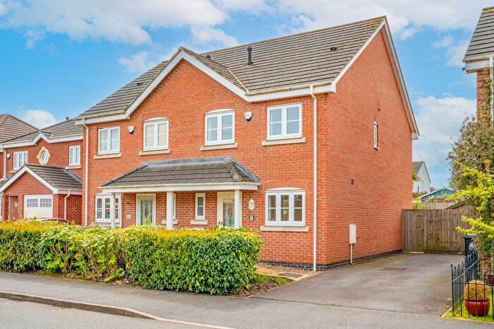 3 Bedroom Semi Detached House For Sale In Windmill Close, Waingroves, DE5