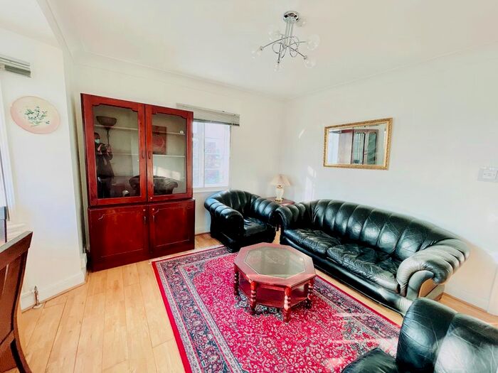 3 Bedroom Semi-Detached House To Rent In Anglesmede Crescent, Harrow, HA5