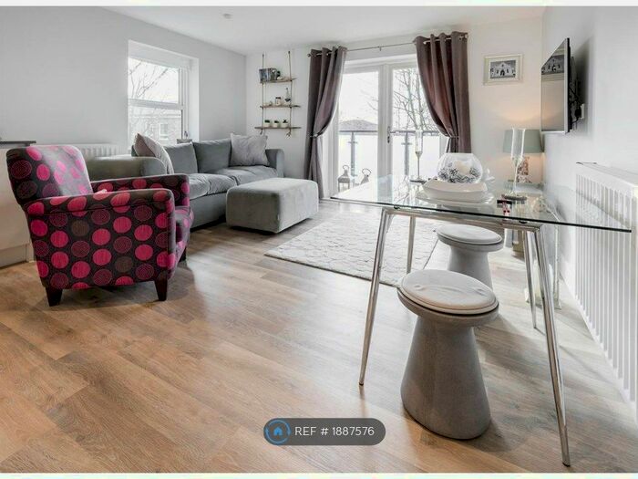 2 Bedroom Flat To Rent In Wilkes Close, London, NW7