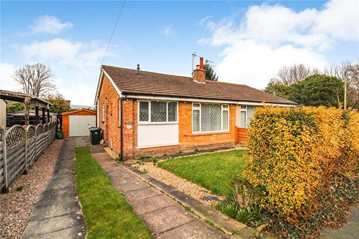 2 Bedroom Bungalow For Sale In Parkway, Steeton, Keighley, West Yorkshire, BD20