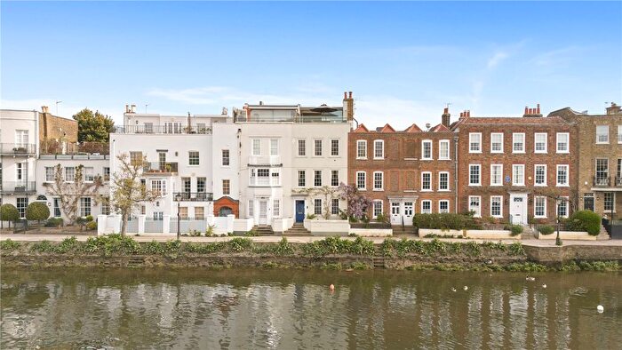 5 Bedroom Terraced House For Sale In Strand On The Green, London, W4