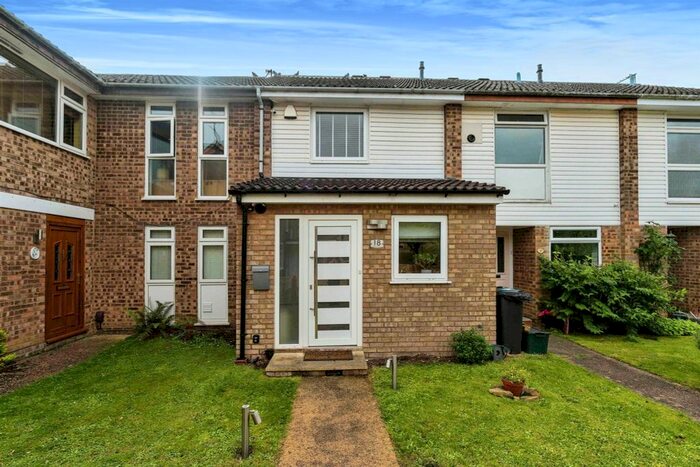2 Bedroom Terraced House For Sale In Elizabeth Court, St.Albans, AL4