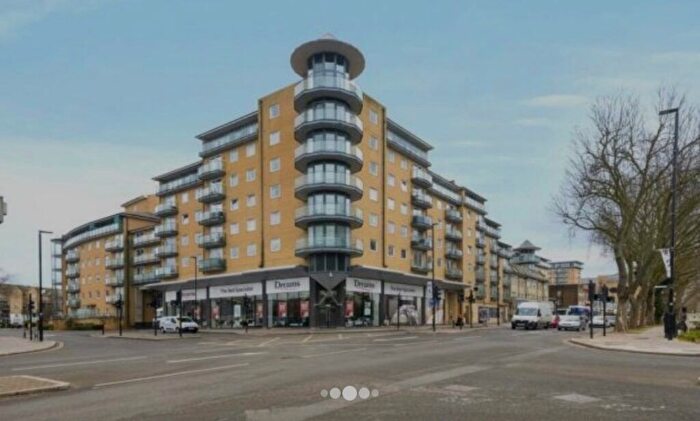 2 Bedroom Flat For Sale In Flat, Berberis House, High Street, Feltham, TW13