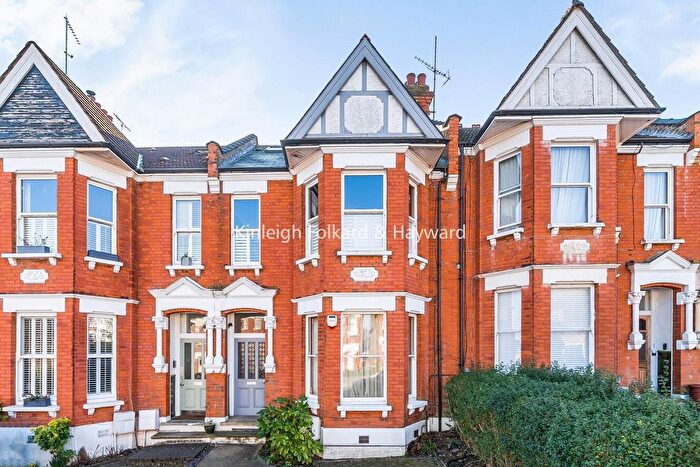 3 Bedroom Flat For Sale In Sutton Road, Muswell Hill, London, N10
