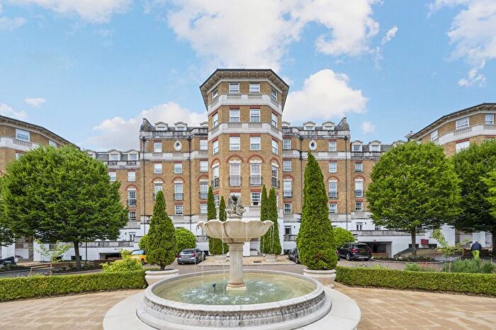 2 Bedroom Flat To Rent In Chapman Square, London, SW19