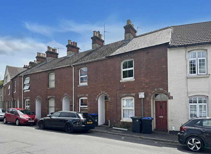 3 Bedroom Terraced House To Rent In Tollgate Road, Salisbury, SP1