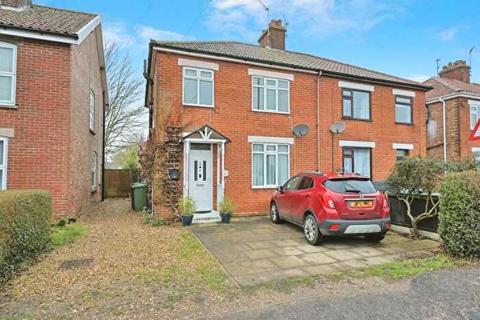 3 Bedroom Semi Detached House For Sale In Crown Road, Dereham, NR20