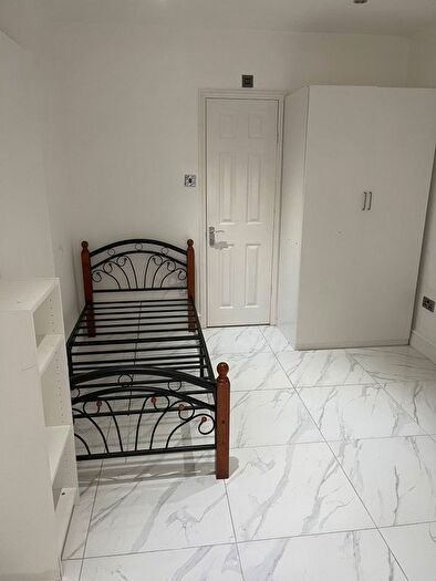 Studio To Rent In Off Clayhall Avenue, Ilford, Clayhall, Barkingside, IG5