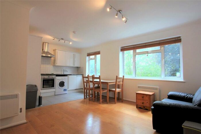 2 Bedroom Apartment To Rent In Highmount, - Mount View Road, Crouch End, London, N4