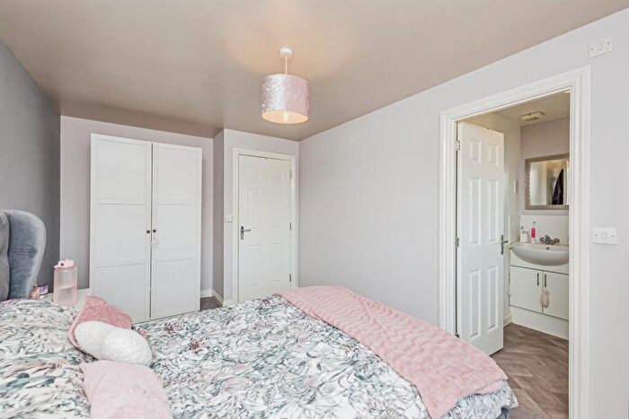 3 Bedroom End Of Terrace House For Sale In Campion Gardens, Birmingham, B24