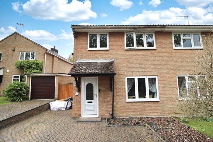 3 Bedroom Semi Detached House For Sale In Monarch Way, West End, SO30