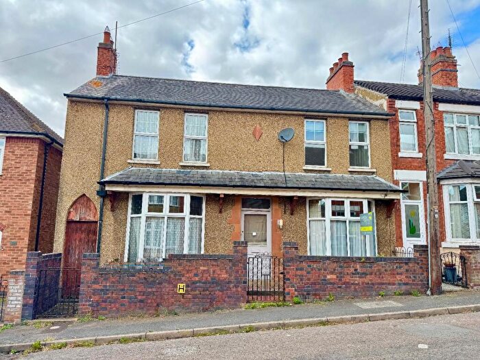 3 Bedroom Semi Detached House For Sale In Ragsdale Street, Rothwell, Kettering, NN14