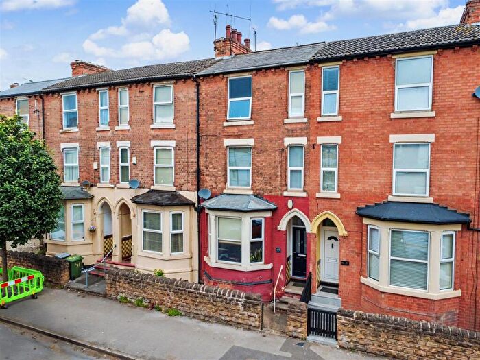 3 Bedroom Terraced House For Sale In Sneinton Boulevard, Nottingham, NG2