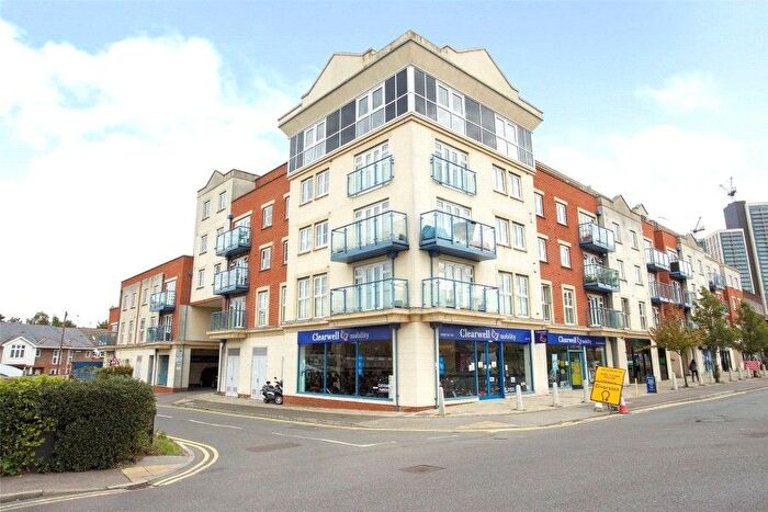 2 Bedroom Flat To Rent In Woking, Surrey, GU21