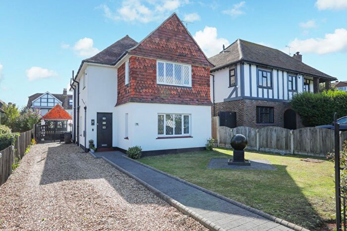 4 Bedroom Detached House For Sale In Royal Esplanade, Margate, CT9