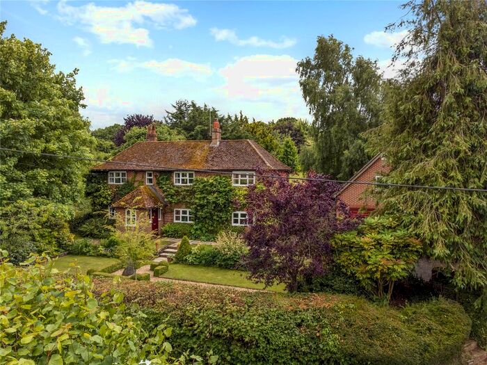 4 Bedroom Detached House For Sale In The Street, Upper Farringdon, Alton, GU34