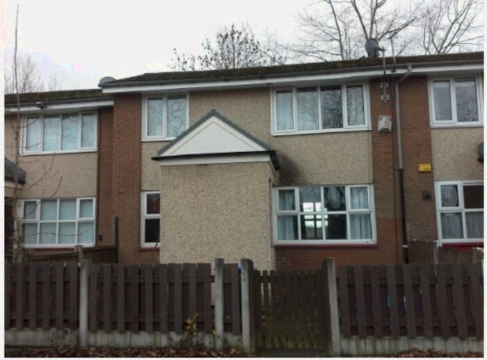 2 Bedroom Terraced House To Rent In Oak Road, M31