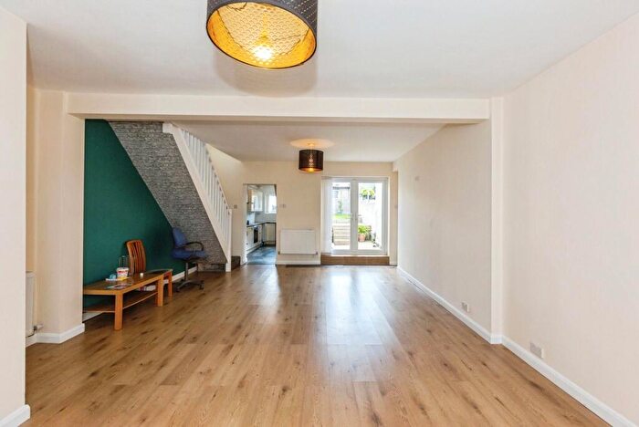 3 Bedroom Terraced House For Sale In Brook Terrace, Tairgwaith, Ammanford, Neath Port Talbot, SA18